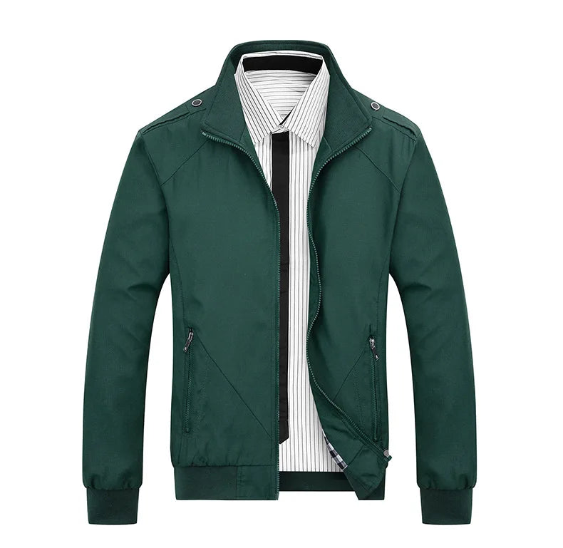 Jaqueta Masculina Casual Outwear Romenzi RZ184 em tecido resistente, com forro acolchoado e estilo sofisticado.