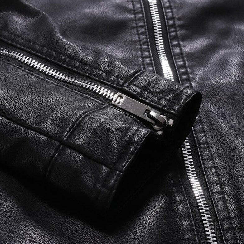 Jaqueta Masculina de Couro Romenzi Classic RZ117 - couro genuíno, design exclusivo, conforto, resistência e durabilidade premium.
