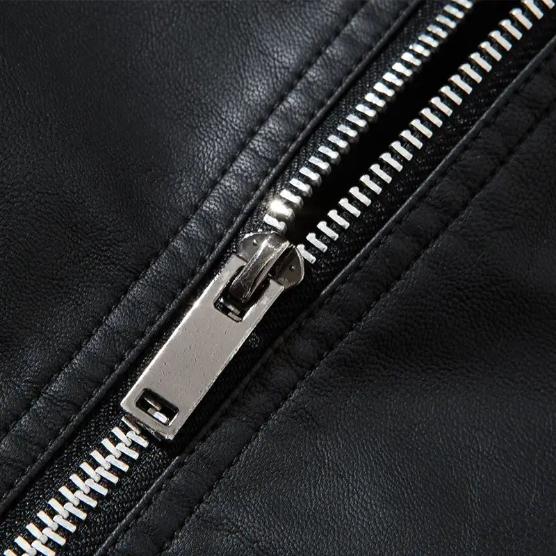 Jaqueta Masculina de Couro Romenzi Classic RZ117 - couro genuíno, design exclusivo, conforto, resistência e durabilidade premium.