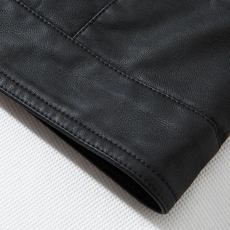 Jaqueta Masculina de Couro Romenzi Classic RZ117 - couro genuíno, design exclusivo, conforto, resistência e durabilidade premium.