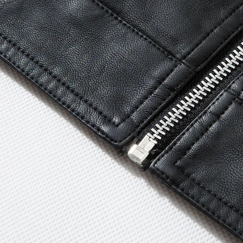 Jaqueta Masculina de Couro Romenzi Classic RZ117 - couro genuíno, design exclusivo, conforto, resistência e durabilidade premium.