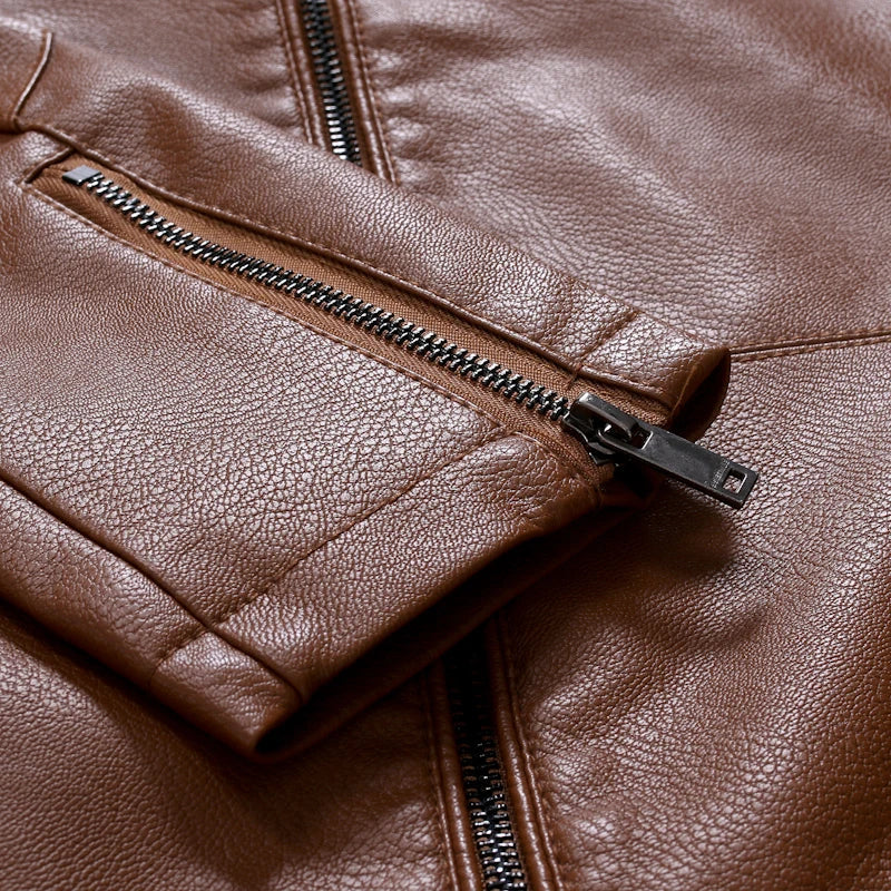 Jaqueta Masculina de Couro Romenzi RZ120 com design contemporâneo, conforto e durabilidade