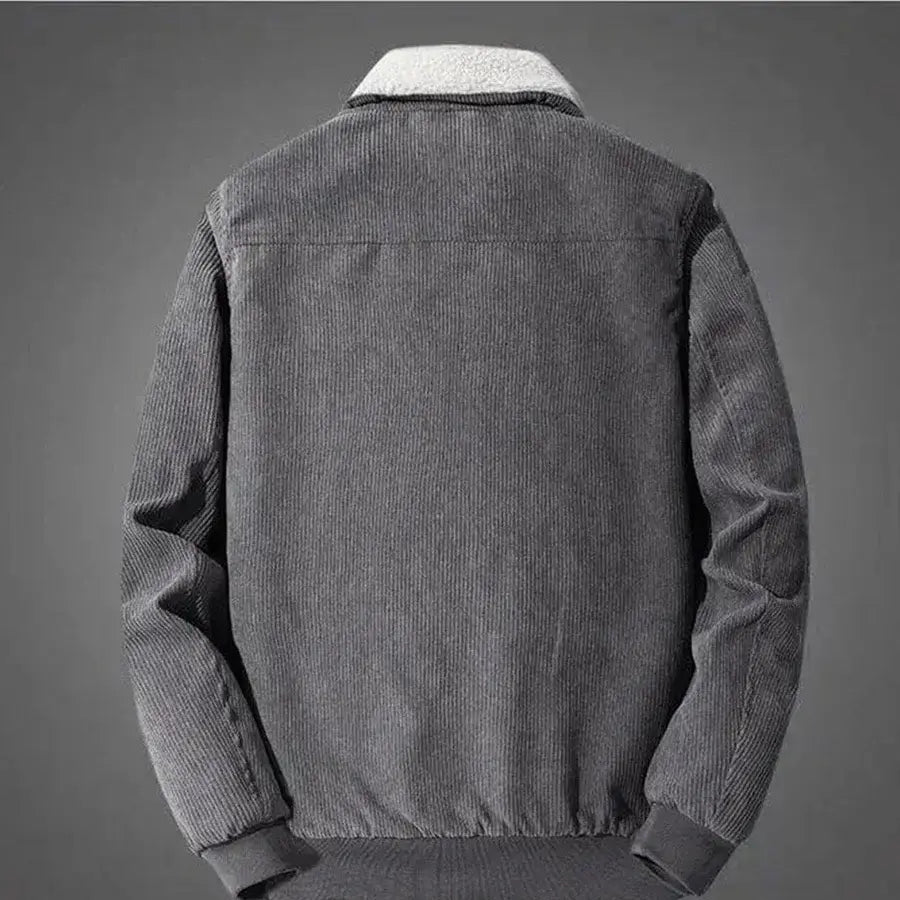 Jaqueta Masculina de Veludo Romenzi RZ203, possui um design elegante, forro acolchoado para excelente isolamento térmico e máximo conforto.