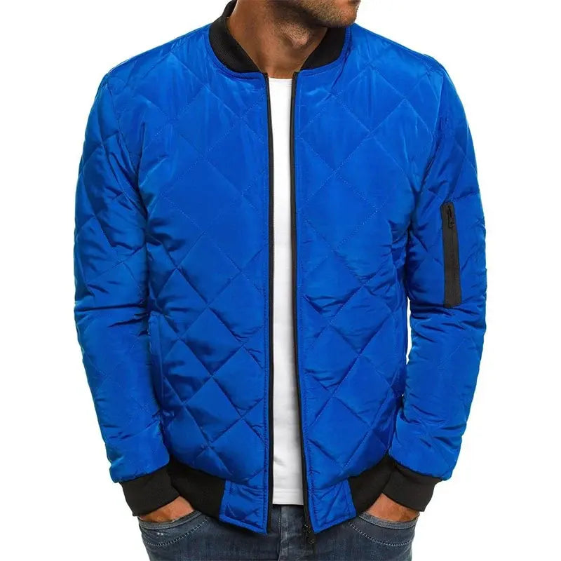 Jaqueta Masculina Elegance Zev Romenzi RZ143 com design ousado, material robusto e interior aquecido, perfeita para conforto e estilo nos dias frios.