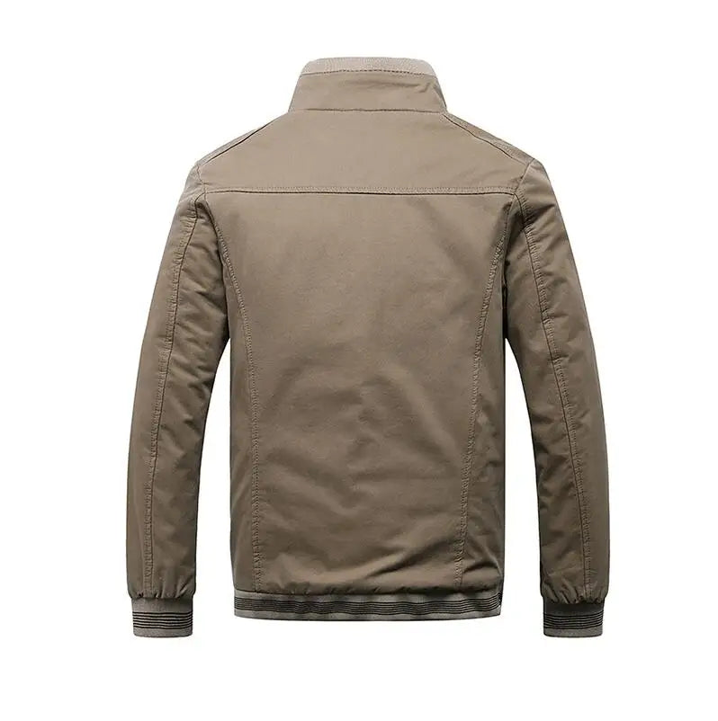Jaqueta Masculina Forrada JP Romenzi RZ215 com design sofisticado, forro confortável e resistência, perfeita para destacar autenticidade e praticidade.