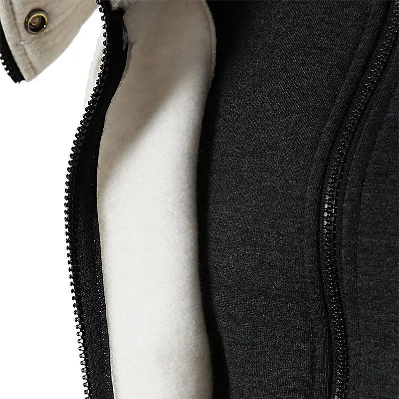 Jaqueta Masculina Gola Alta Romenzi RZ204, possui um design elegante, forro acolchoado para excelente isolamento térmico e máximo conforto.