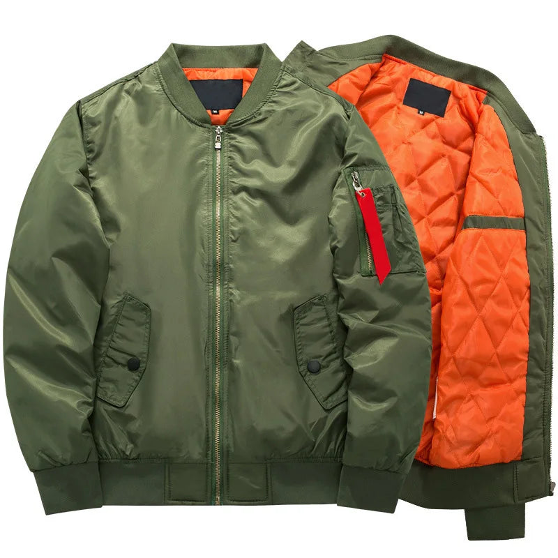 Jaqueta Masculina Grandier Wide Romenzi RZ206, possui um design elegante, forro acolchoado para excelente isolamento térmico e máximo conforto.