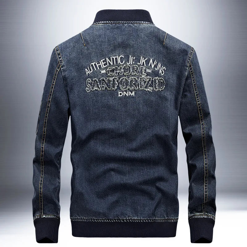 Jaqueta Masculina Jeans Authentic Romenzi RZ213 em jeans francês, com design moderno, acolchoado em poliéster e ajuste perfeito para o homem moderno.
