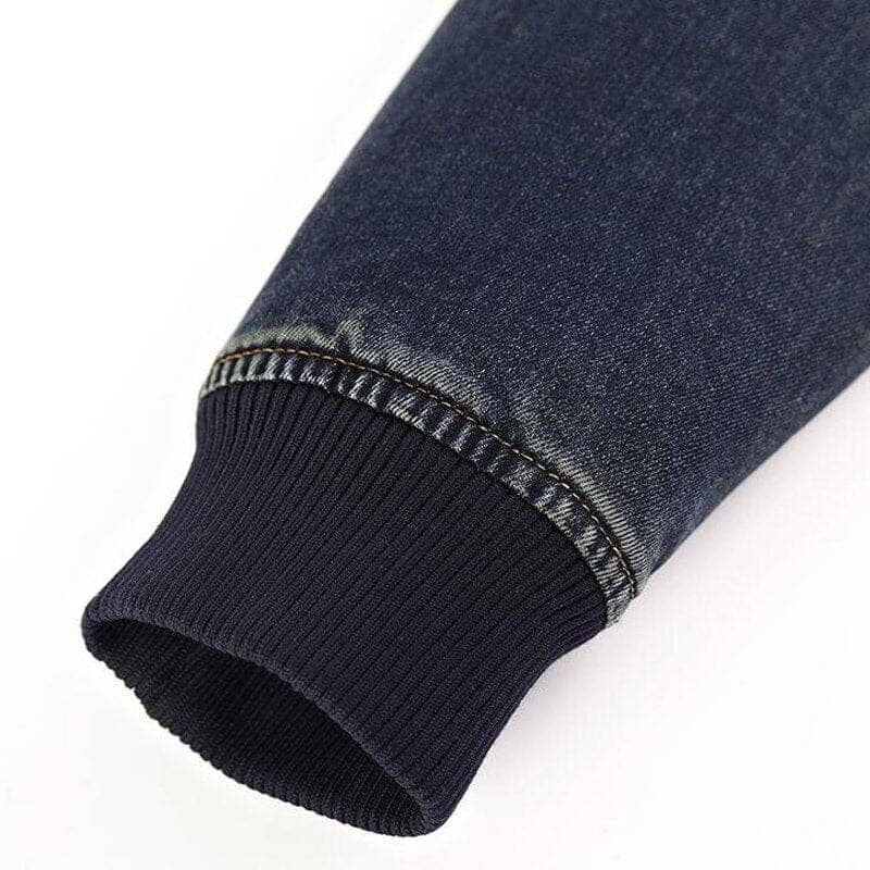 Jaqueta Masculina Jeans Authentic Romenzi RZ213 em jeans francês, com design moderno, acolchoado em poliéster e ajuste perfeito para o homem moderno.