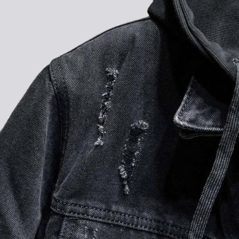 Jaqueta Masculina Jeans Padded Romenzi RZ187 com acabamento impecável, estilo moderno e autenticidade em cada detalhe.