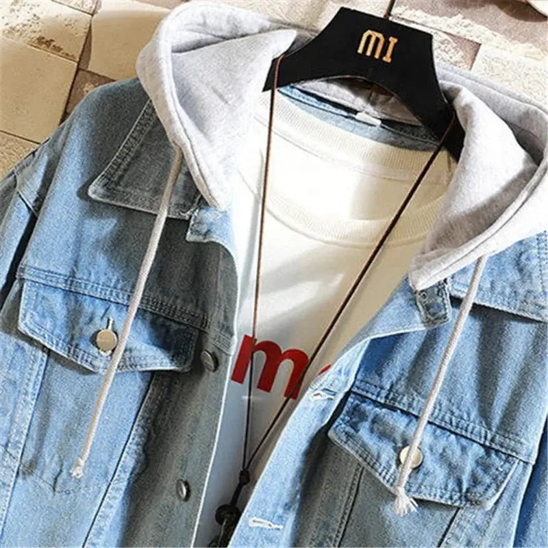 Jaqueta Masculina Jeans Stylish Romenzi RZ220, com isolamento térmico, forro acolchoado e acabamento durável, ideal para estilo e conforto nos dias frios.
