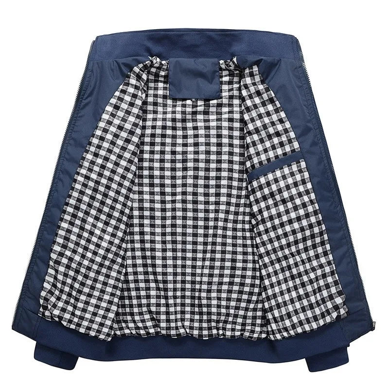 Jaqueta Masculina Loer Romenzi RZ175 com design sofisticado, forro xadrez, bolsos funcionais e conforto térmico para o dia a dia.