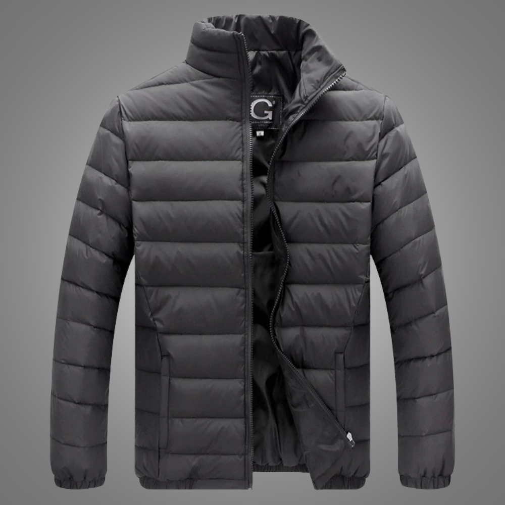 Jaqueta Masculina Outline Romenzi RZ210 em preto, destacando design elegante, isolamento térmico, zíper durável e conforto excepcional.