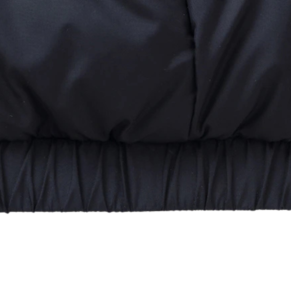 Jaqueta Masculina Outline Romenzi RZ210 em preto, destacando design elegante, isolamento térmico, zíper durável e conforto excepcional.