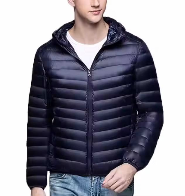 Jaqueta Masculina Puffer Romenzi Compact RZ250 com acabamento elegante e materiais premium. Conforto e estilo para todas as ocasiões.