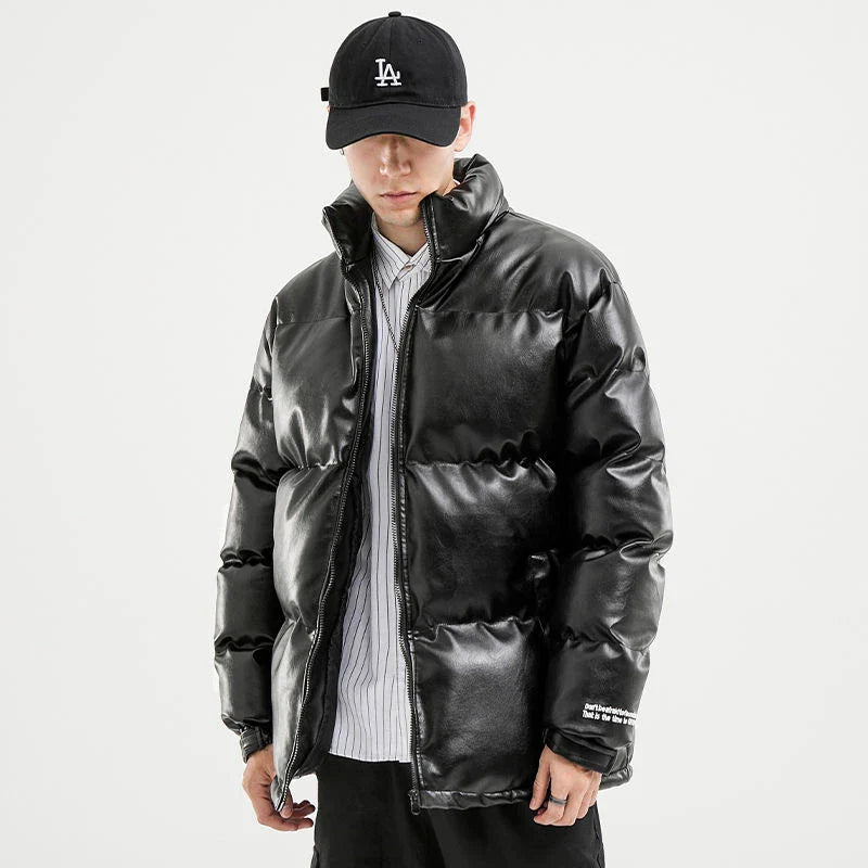 Jaqueta Masculina Puffer Winter Romenzi RZ190 em tecido acolchoado, zíper durável e design moderno.