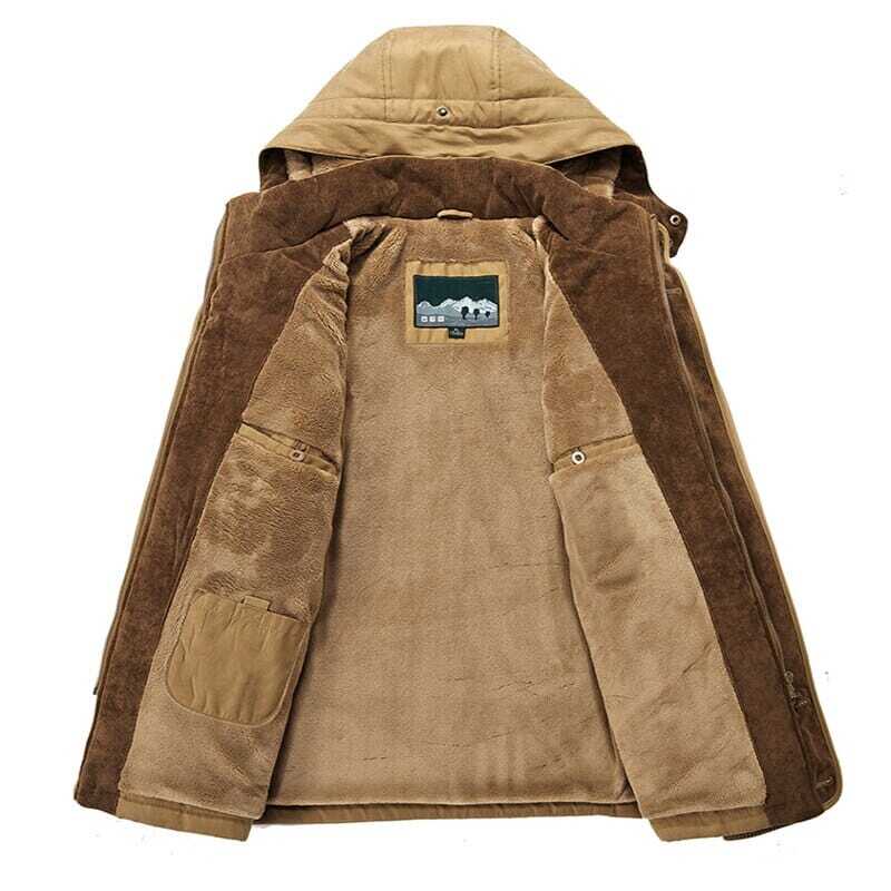 Jaqueta Masculina Spain Coast Romenzi RZ205, possui um design elegante, forro acolchoado para excelente isolamento térmico e máximo conforto.