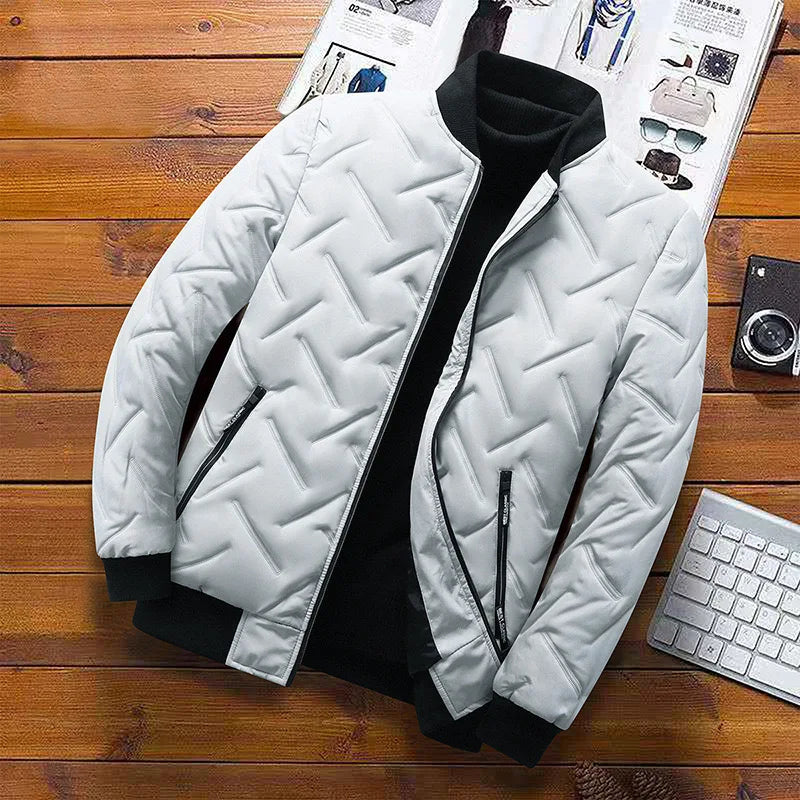 Jaqueta Masculina Square Romenzi RZ179 com forro acolchoado, zíper durável e tecido resistente. Elegância e conforto em dias frios.