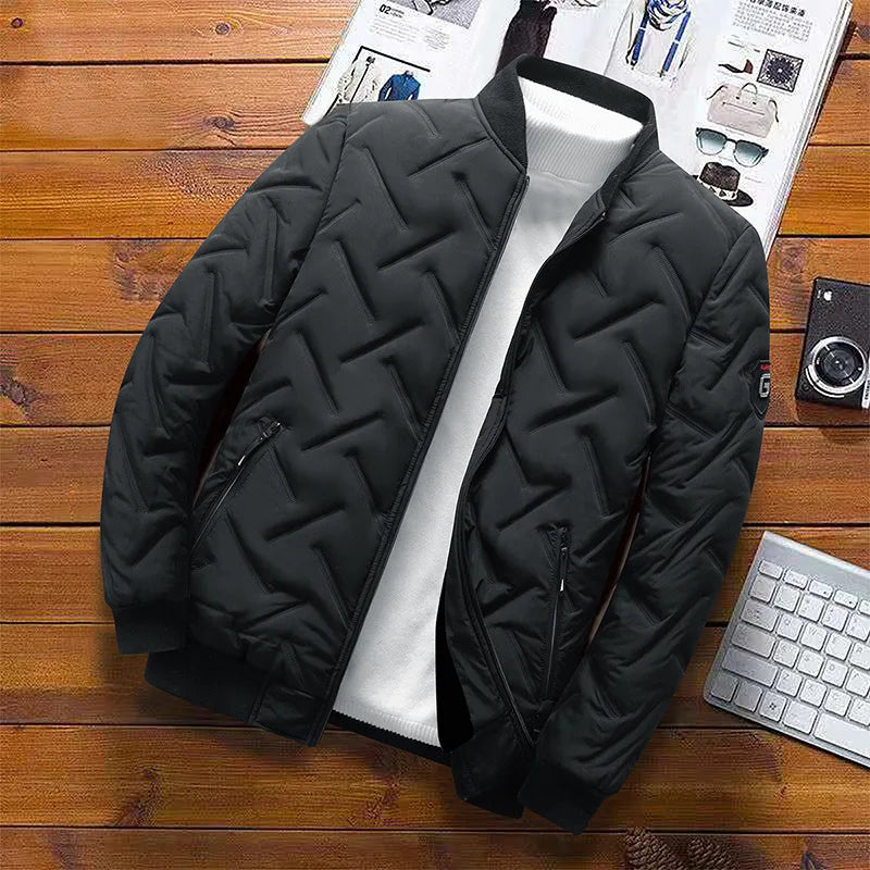 Jaqueta Masculina Square Romenzi RZ179 com forro acolchoado, zíper durável e tecido resistente. Elegância e conforto em dias frios.