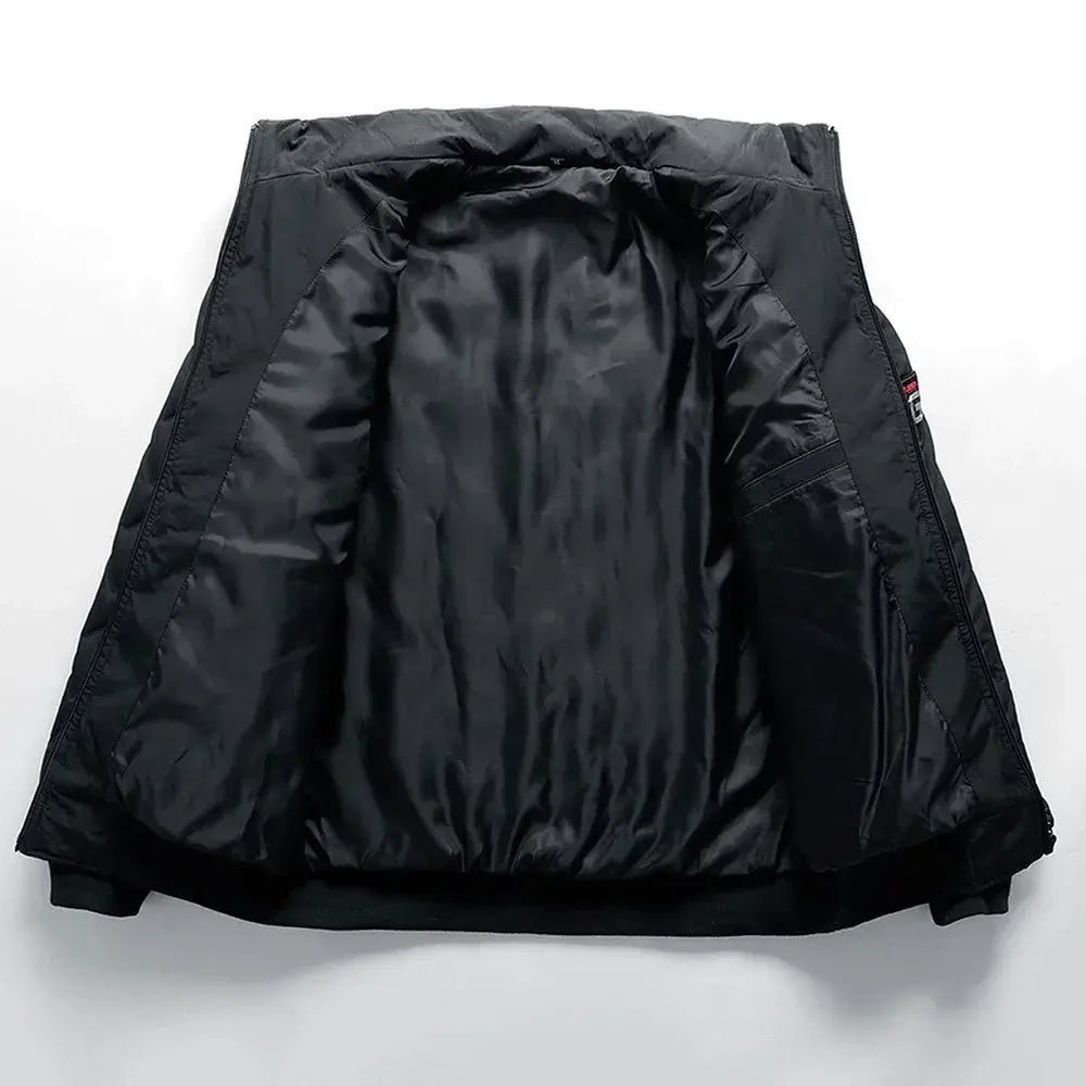 Jaqueta Masculina Square Romenzi RZ179 com forro acolchoado, zíper durável e tecido resistente. Elegância e conforto em dias frios.