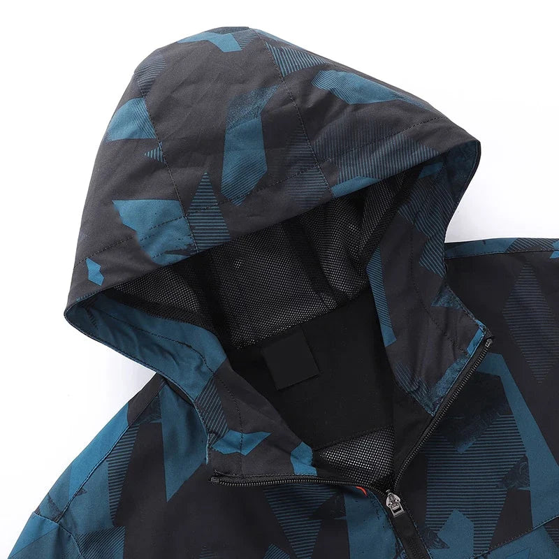 Jaqueta Masculina Street Draft Romenzi RZ209, possui design moderno, forro acolchoado para isolamento térmico e conforto máximo.