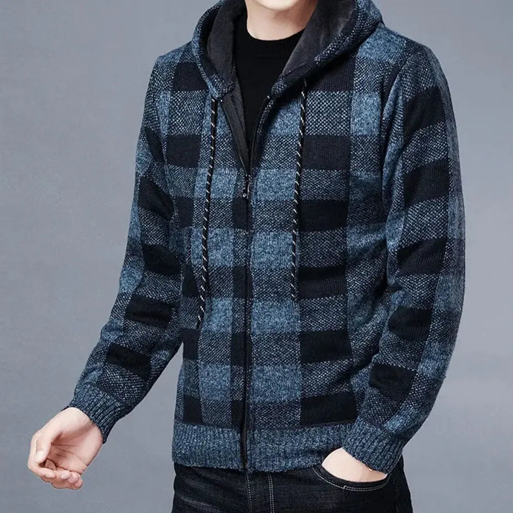 Jaqueta Masculina Xadrez Romenzi RZ181 com forro acolchoado, tecido resistente e design versátil. Estilo e aquecimento para dias frios.