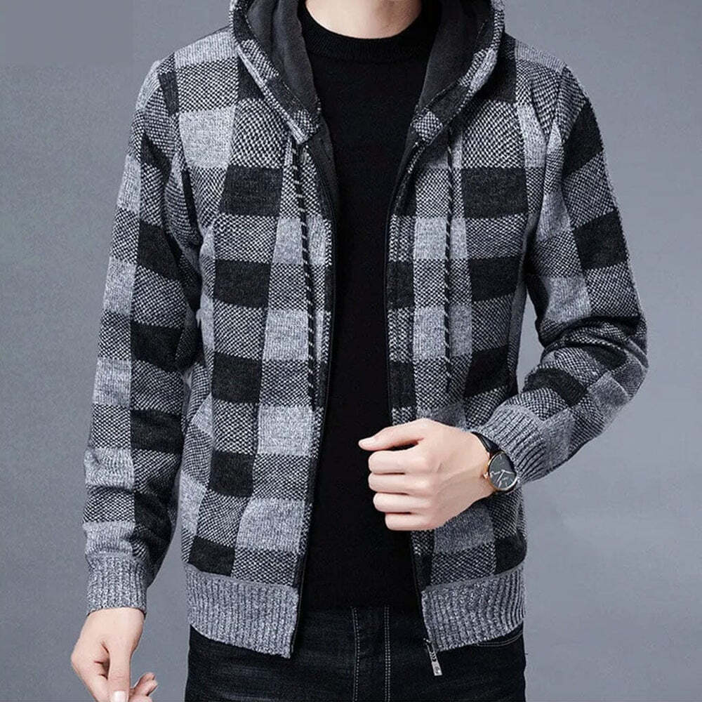Jaqueta Masculina Xadrez Romenzi RZ181 com forro acolchoado, tecido resistente e design versátil. Estilo e aquecimento para dias frios.
