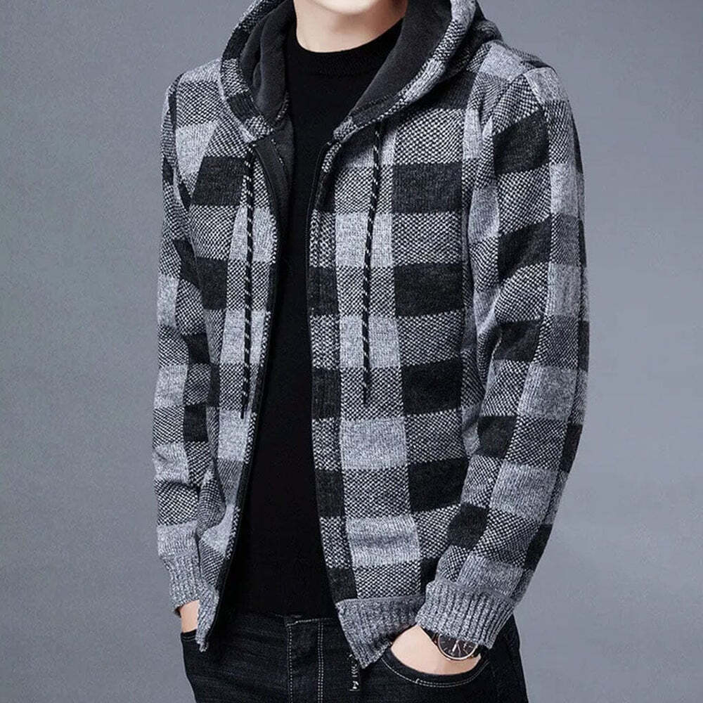 Jaqueta Masculina Xadrez Romenzi RZ181 com forro acolchoado, tecido resistente e design versátil. Estilo e aquecimento para dias frios.