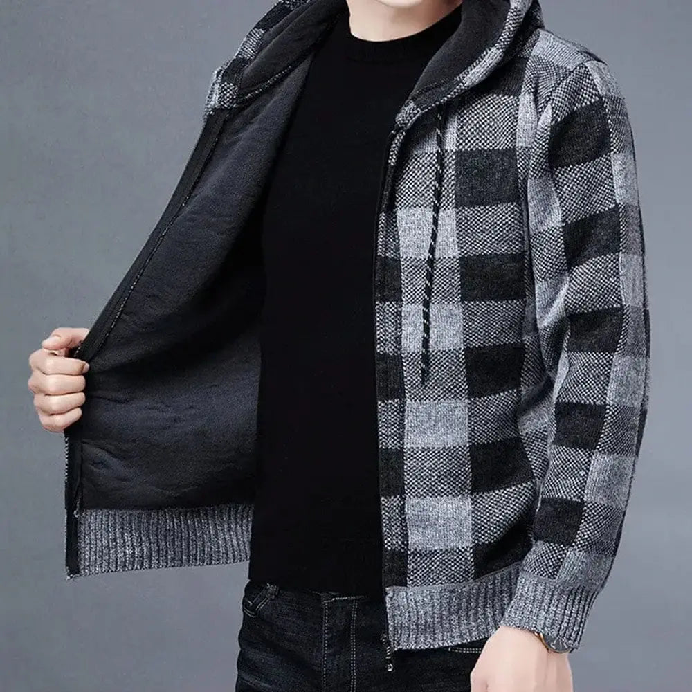 Jaqueta Masculina Xadrez Romenzi RZ181 com forro acolchoado, tecido resistente e design versátil. Estilo e aquecimento para dias frios.
