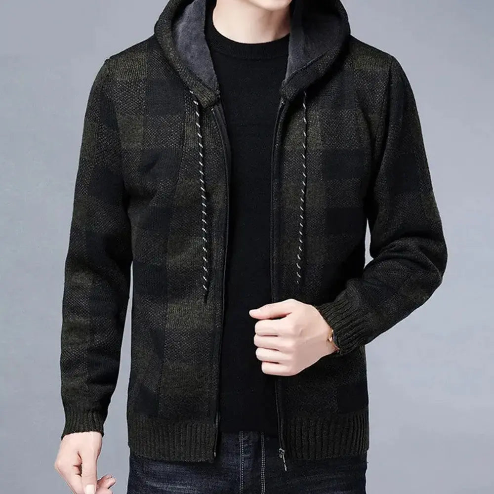 Jaqueta Masculina Xadrez Romenzi RZ181 com forro acolchoado, tecido resistente e design versátil. Estilo e aquecimento para dias frios.