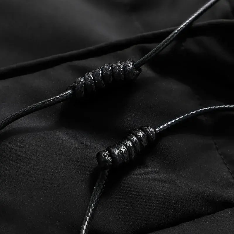 Jaqueta Puffer Longa Masculina Romenzi RZ135 com tecido premium, impermeável e detalhes refinados, perfeita para conforto e proteção contra o frio.