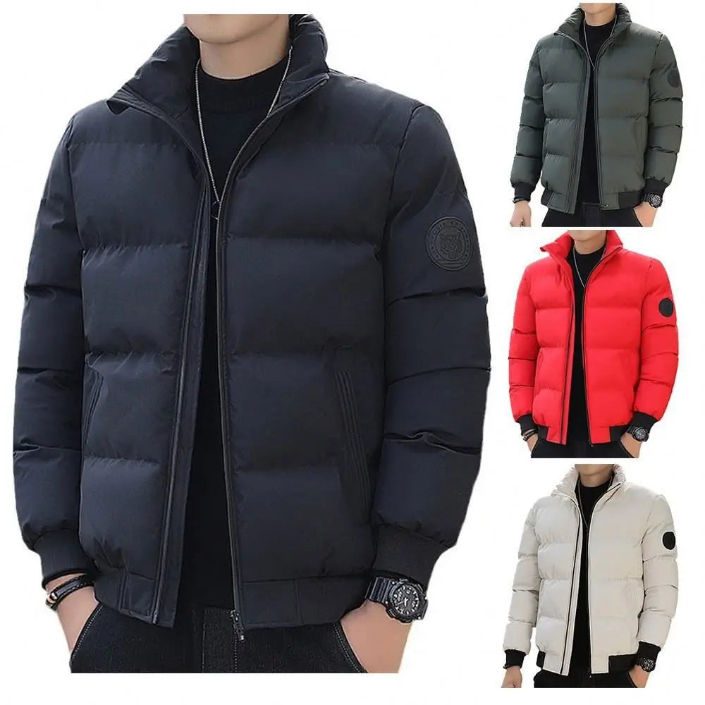 Jaqueta Puffer Masculina Romenzi RZ320 com enchimento térmico, design ergonômico e bolsos funcionais. Ideal para proteção e conforto em climas frios.