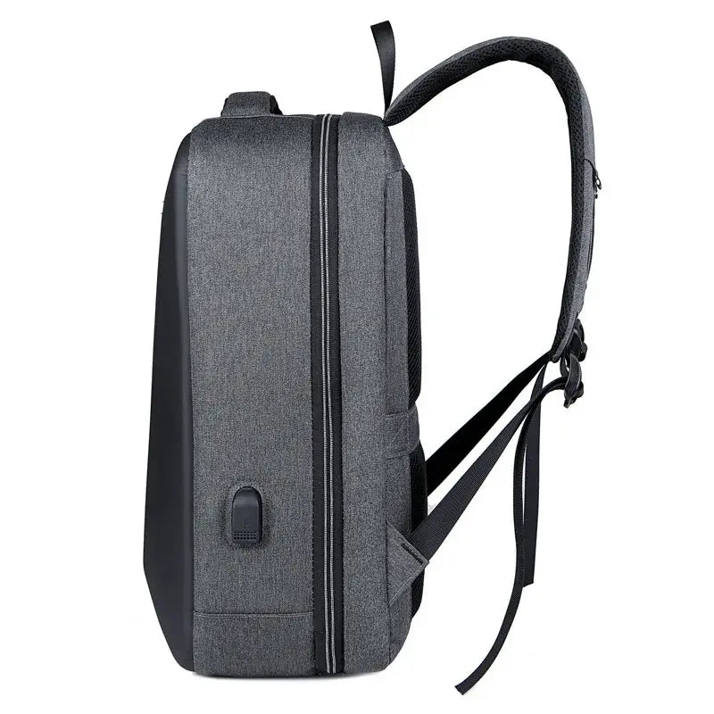 Mochila Executiva Romenzi RZ067 com tecido impermeável, compartimento para notebook 15'', porta USB, trava TSA e design moderno e funcional.