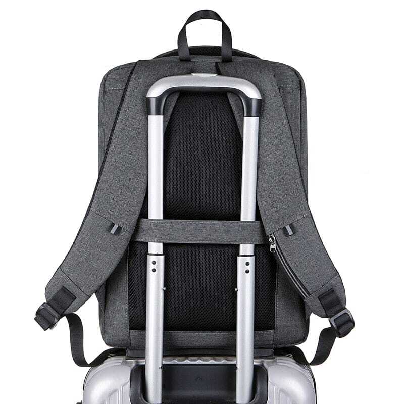 Mochila Executiva Romenzi RZ067 com tecido impermeável, compartimento para notebook 15'', porta USB, trava TSA e design moderno e funcional.