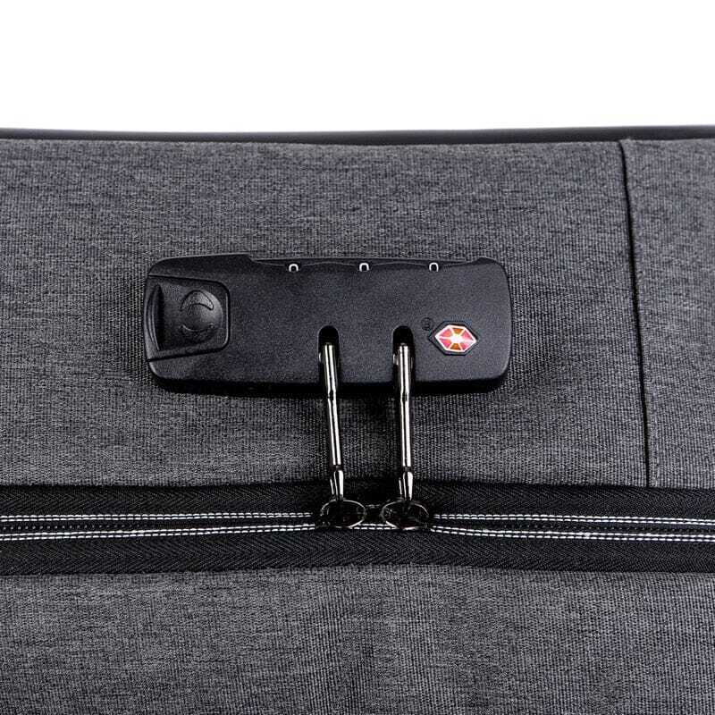 Mochila Executiva Romenzi RZ067 com tecido impermeável, compartimento para notebook 15'', porta USB, trava TSA e design moderno e funcional.