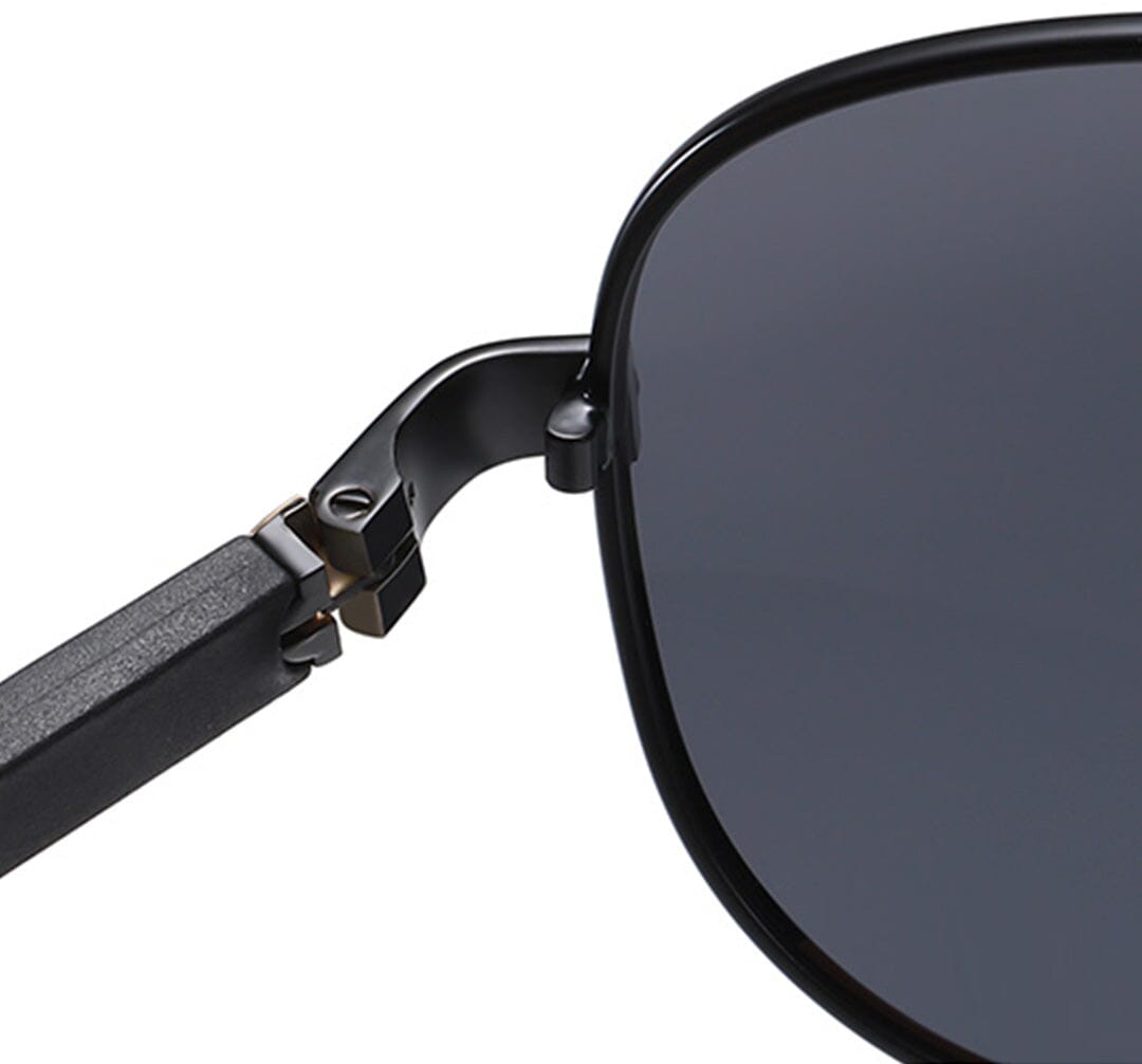 Óculos de Sol Romenzi Eagle RZ684 em destaque, modelo sofisticado com lentes UV que garantem conforto, proteção solar e estilo elegante para o visual masculino.