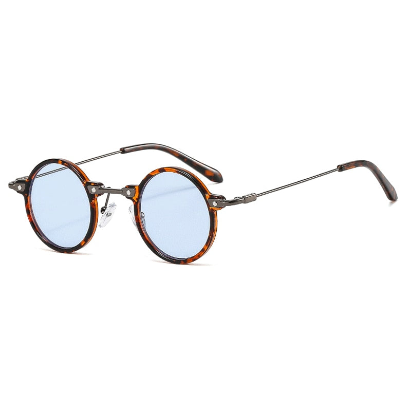 Óculos de Sol Romenzi Malibu RZ689 com design moderno e elegante, lentes em policarbonato e proteção UV400 que garantem estilo, conforto e sofisticação.