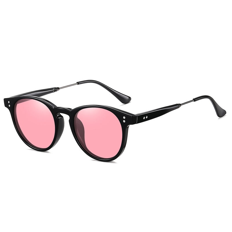 Óculos de Sol Romenzi Rio de Janeiro RZ694 em destaque, modelo inspirado nas praias cariocas com lentes UV400 que oferecem proteção solar, conforto e estilo.