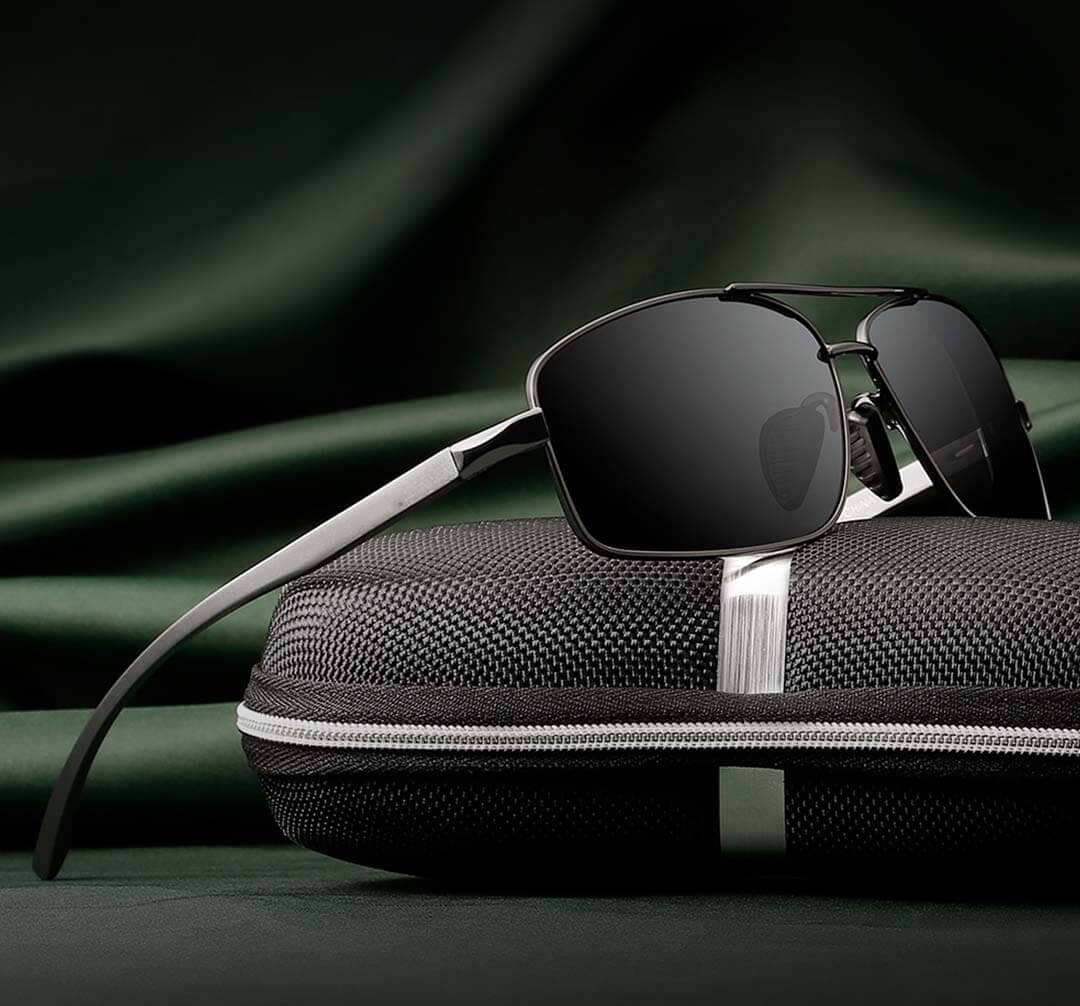 Óculos de Sol Romenzi Vintage RZ697 em detalhe, modelo inspirado nos anos 50 e 60 que combina estilo retrô, conforto e proteção solar com autenticidade.