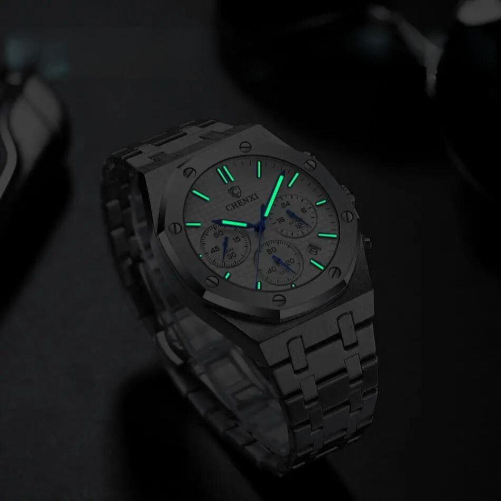 Relógio Masculino Romenzi Aero RZ700 com design imponente, pulseira ajustável e resistência à água, unindo estilo, conforto e durabilidade em todas ocasiões.
