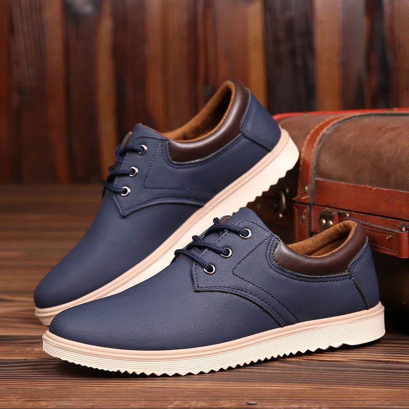 Sapatênis Romenzi RZ449 de couro legítimo com palmilha macia e sola emborrachada para segurança e estilo em looks formais e casuais.