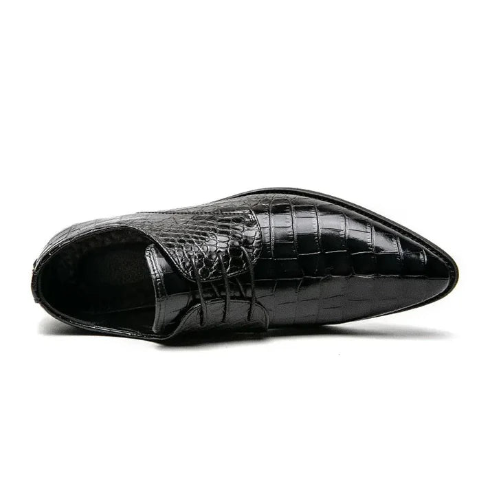 Sapato Masculino Derby em Couro Romenzi RZ352 com cadarço trançado, couro brilhante e plataforma de 3,5 cm. Visual elegante em preto e marrom.