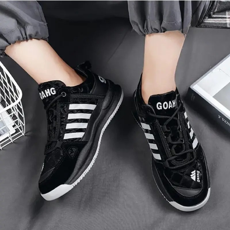 Tênis Casual Masculino Ortopédico Sayd Romenzi RZ335, revestimento premium, costuras reforçadas e suporte ortopédico para máximo conforto.