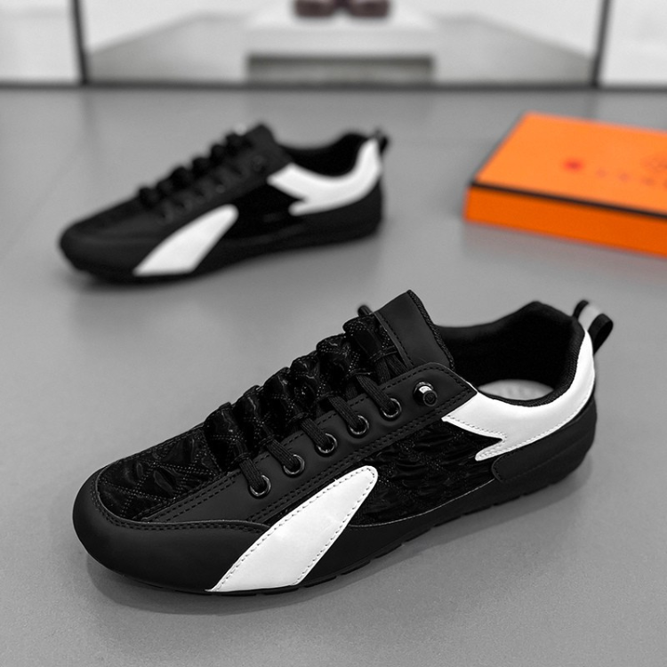 Tênis masculino Romenzi RZ375 com tecnologia Titanium Air, materiais respiráveis, palmilha em gel e solado antiderrapante para conforto diário.
