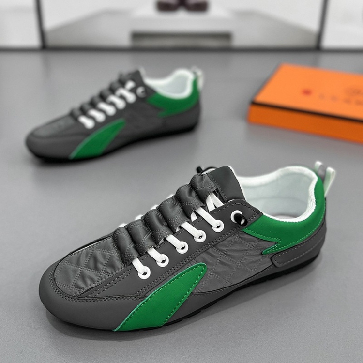 Tênis masculino Romenzi RZ375 com tecnologia Titanium Air, materiais respiráveis, palmilha em gel e solado antiderrapante para conforto diário.