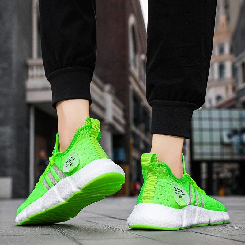 Tênis Esportivo Run Romenzi RZ440 com malha mesh, palmilha anatômica e solado emborrachado para conforto, leveza e segurança em qualquer ocasião.