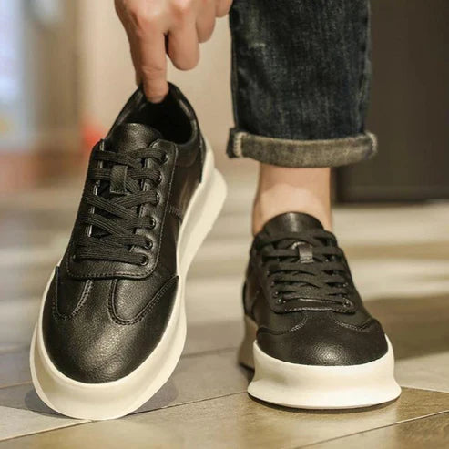 Tênis Masculino Romenzi RZ419 em couro legítimo preto ou caramelo com acabamento artesanal, palmilha respirável e sola segura para estilo e conforto.