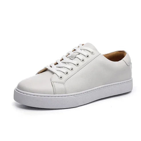 Tênis Masculino Romenzi RZ426 em couro premium nas cores branco, preto e marrom, com estilo clean, confortável e solado de borracha resistente.