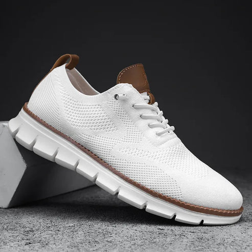 Tênis Masculino Romenzi RZ382 disponível nas cores branco, preto e caqui, com design minimalista, palmilha macia e sola segura para uso diário versátil.