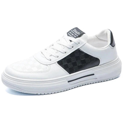 Tênis Masculino Romenzi RZ418 em poliuretano com cadarço ajustável, sola aderente e palmilha macia em EVA para visuais casuais com sofisticação.